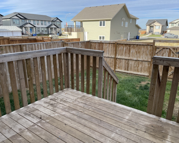 Townhouse For Rent 73 Ava Crescent, Blackfalds, 3 Bedrooms, 1.5 Bathrooms