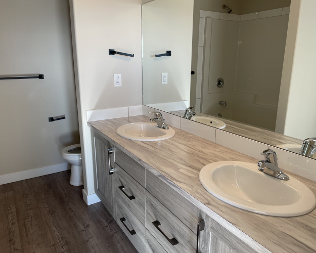 Townhouse For Rent 73 Ava Crescent, Blackfalds, 3 Bedrooms, 1.5 Bathrooms