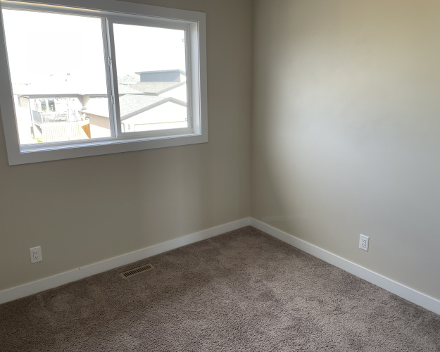 Townhouse For Rent 73 Ava Crescent, Blackfalds, 3 Bedrooms, 1.5 Bathrooms