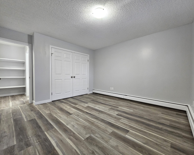 Apartment For Rent 204 - 5313 49 Avenue, Lacombe, 2 Bedrooms, 1 Bathroom