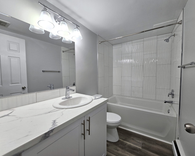 Apartment For Rent 204 - 5313 49 Avenue, Lacombe, 2 Bedrooms, 1 Bathroom