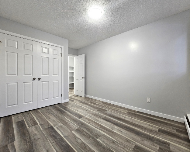 Apartment For Rent 204 - 5313 49 Avenue, Lacombe, 2 Bedrooms, 1 Bathroom