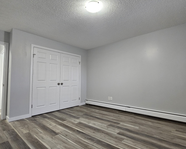 Apartment For Rent 204 - 5313 49 Avenue, Lacombe, 2 Bedrooms, 1 Bathroom
