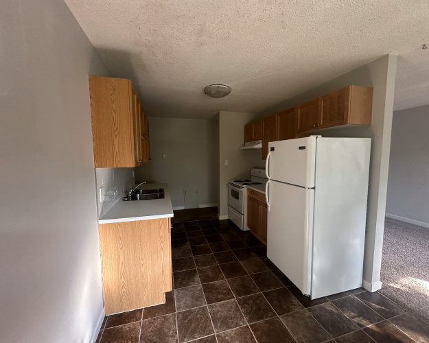 Apartment For Rent 301, 5301 46 Ave, Red Deer, 2 Bedrooms, 1 Bathroom