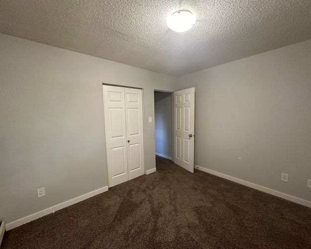 Apartment For Rent 301, 5301 46 Ave, Red Deer, 2 Bedrooms, 1 Bathroom