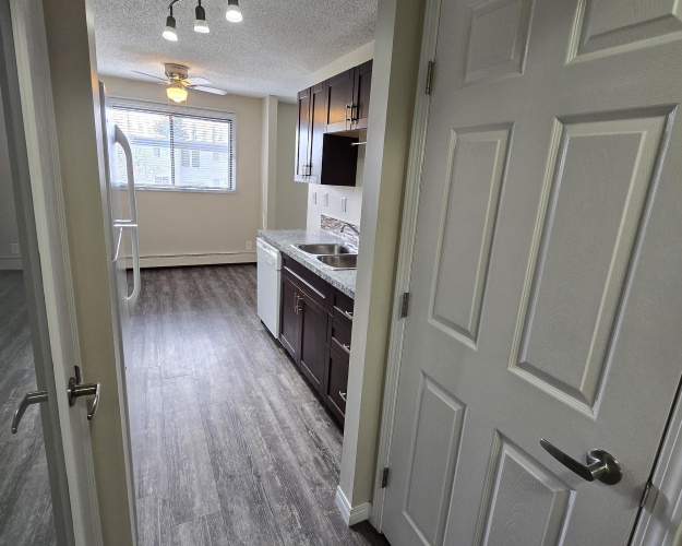 Apartment For Rent 305, 4728-55 Street, Red Deer, 2 Bedrooms, 1 Bathroom