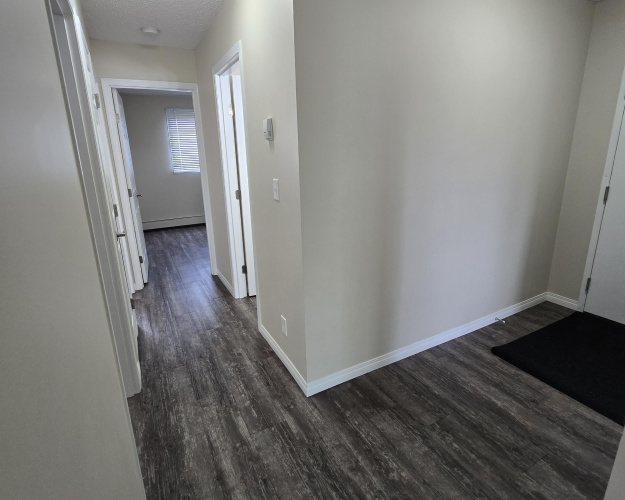 Apartment For Rent 305, 4728-55 Street, Red Deer, 2 Bedrooms, 1 Bathroom