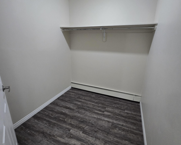 Apartment For Rent 305, 4728-55 Street, Red Deer, 2 Bedrooms, 1 Bathroom