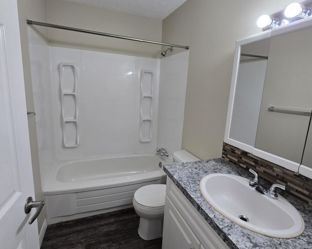 Apartment For Rent 305, 4728-55 Street, Red Deer, 2 Bedrooms, 1 Bathroom