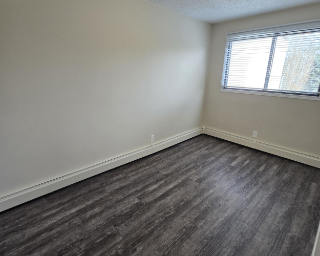 Apartment For Rent 305, 4728-55 Street, Red Deer, 2 Bedrooms, 1 Bathroom
