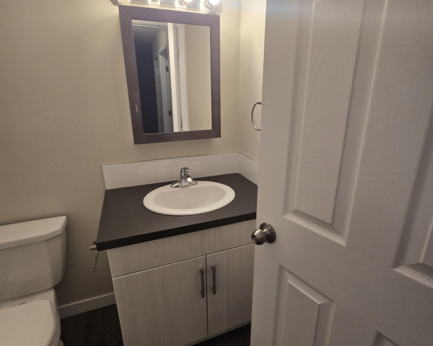 Apartment For Rent 204, 4728-55 Street, Red Deer, 1 Bedroom, 1 Bathroom