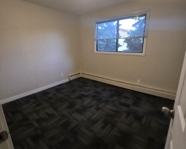 Apartment For Rent 204, 4728-55 Street, Red Deer, 1 Bedroom, 1 Bathroom