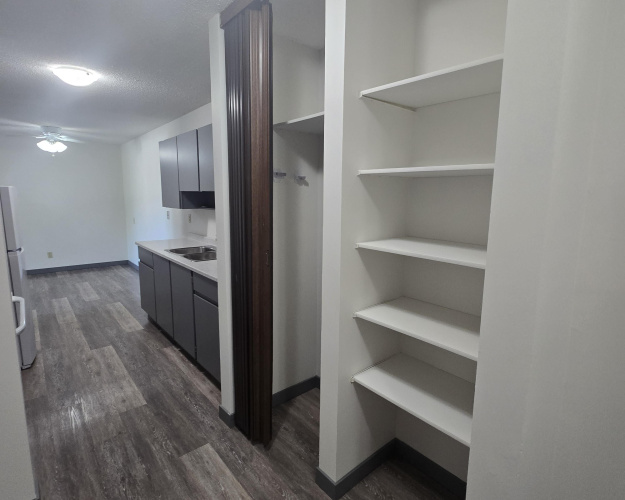 Apartment For Rent 3331 51 Avenue Close, Red Deer, 2 Bedrooms, 1 Bathroom