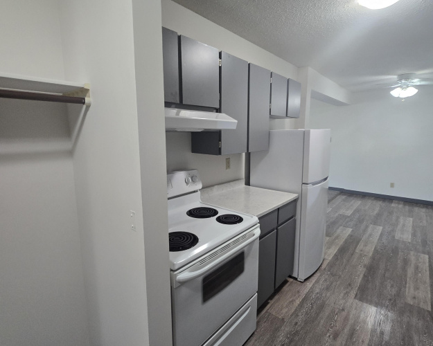 Apartment For Rent 3331 51 Avenue Close, Red Deer, 2 Bedrooms, 1 Bathroom