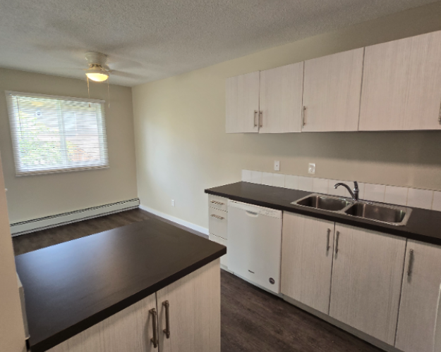 Apartment For Rent 201, 6801-59 Avenue, Red Deer, 2 Bedrooms, 1 Bathroom