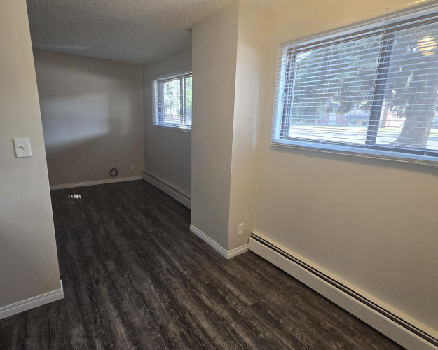 Apartment For Rent 102, 4728-55 Street, Red Deer, 2 Bedrooms, 1 Bathroom