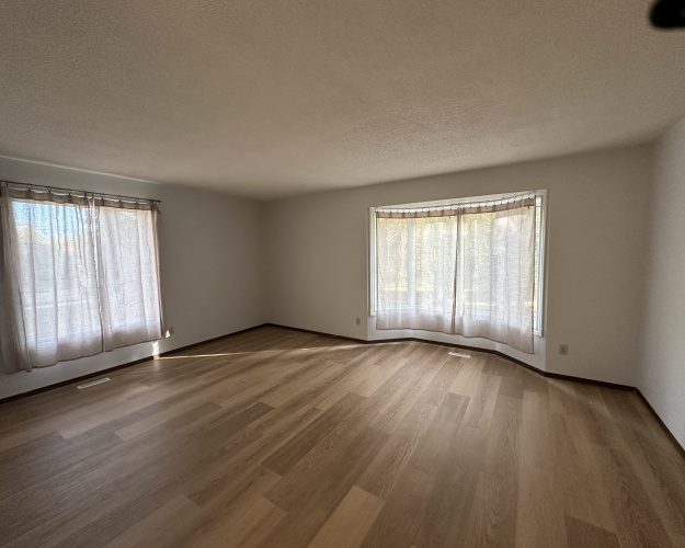 House For Rent 4519 46 Street, Red Deer, 3 Bedrooms, 3 Bathrooms