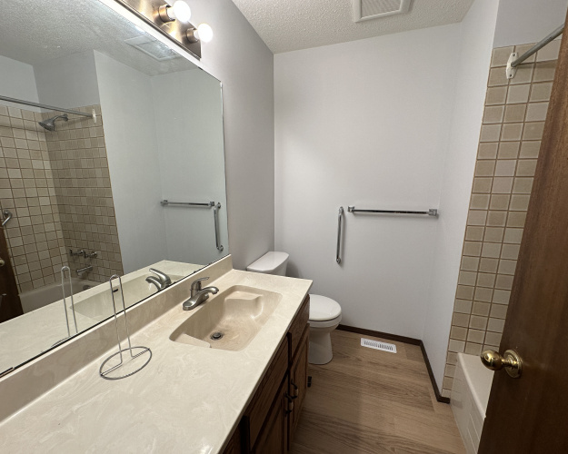 House For Rent 4519 46 Street, Red Deer, 3 Bedrooms, 3 Bathrooms
