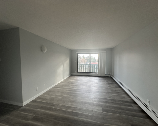 Apartment For Rent 211, 5628 - 58 Street, Lacombe, 3 Bedrooms, 1.5 Bathrooms