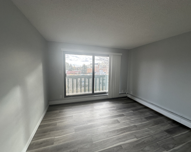 Apartment For Rent 211, 5628 - 58 Street, Lacombe, 3 Bedrooms, 1.5 Bathrooms