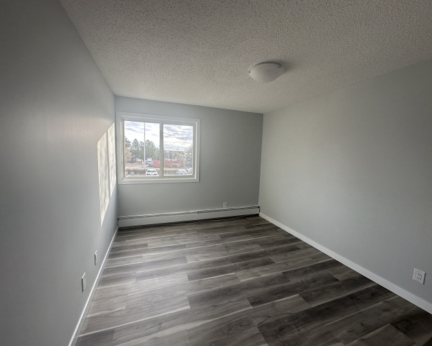 Apartment For Rent 211, 5628 - 58 Street, Lacombe, 3 Bedrooms, 1.5 Bathrooms