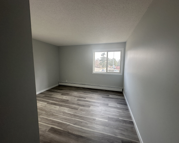 Apartment For Rent 211, 5628 - 58 Street, Lacombe, 3 Bedrooms, 1.5 Bathrooms