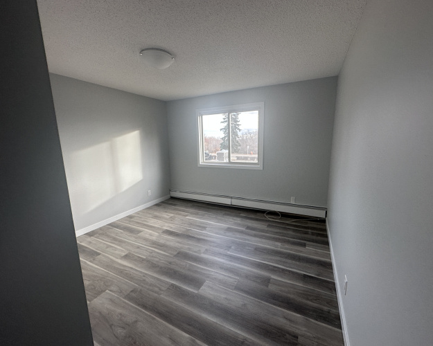 Apartment For Rent 211, 5628 - 58 Street, Lacombe, 3 Bedrooms, 1.5 Bathrooms