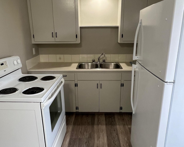 Duplex For Rent 5135 44 Street, Red Deer, 2 Bedrooms, 1 Bathroom