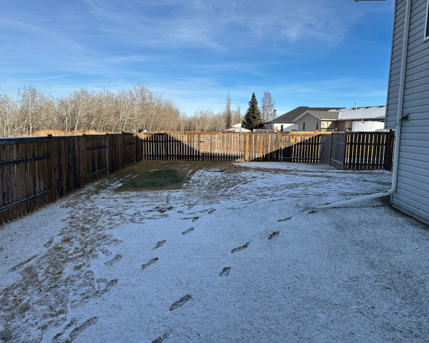 Duplex For Rent 19 Old Boomer Road, Sylvan Lake, 4 Bedrooms, 3 Bathrooms