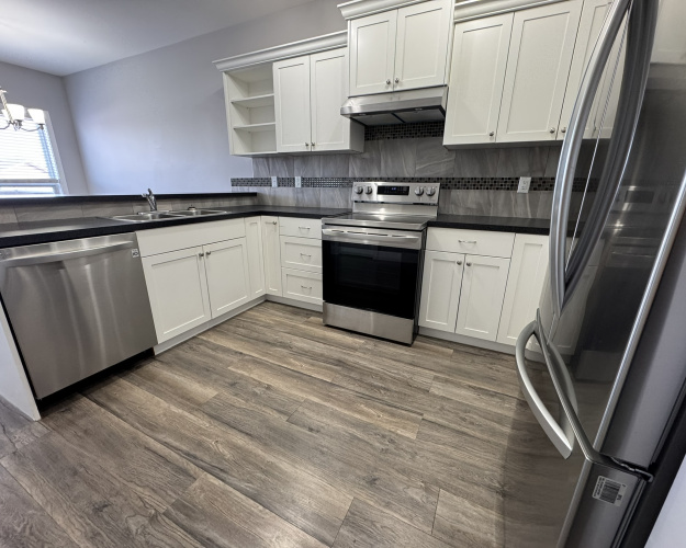 Duplex For Rent 19 Old Boomer Road, Sylvan Lake, 4 Bedrooms, 3 Bathrooms