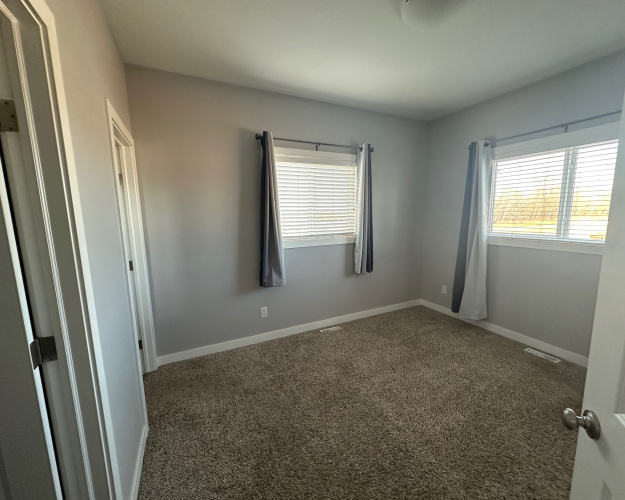 Duplex For Rent 19 Old Boomer Road, Sylvan Lake, 4 Bedrooms, 3 Bathrooms