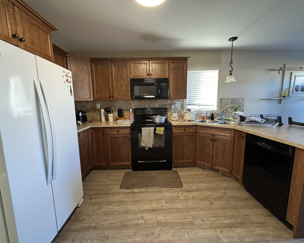 House For Rent 99 Ponderosa Avenue, Blackfalds, 5 Bedrooms, 3 Bathrooms