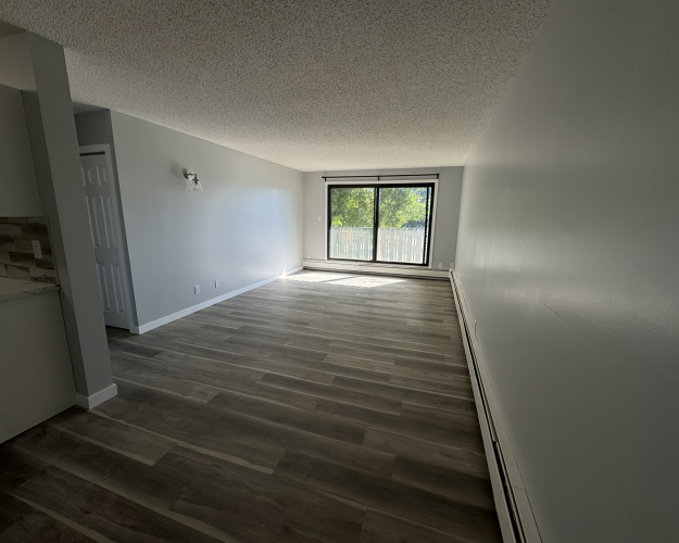 Apartment For Rent 212, 5628 - 58 Street, Lacombe, 1 Bedroom, 1 Bathroom