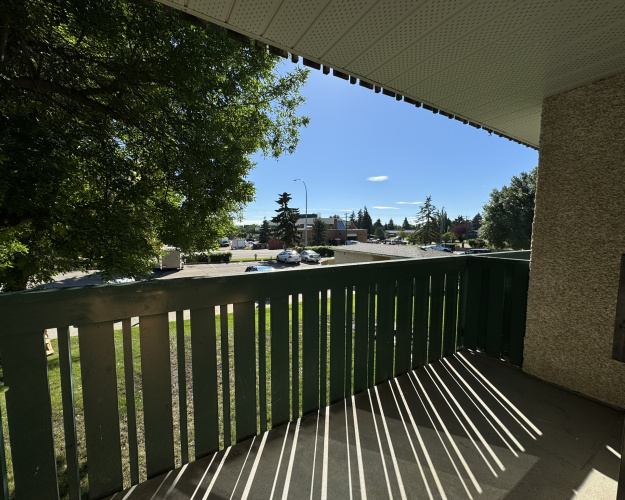 Apartment For Rent 212, 5628 - 58 Street, Lacombe, 1 Bedroom, 1 Bathroom