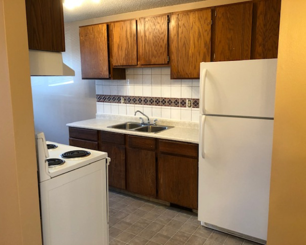 Fourplex For Rent A, 5827 52 Avenue, Red Deer, 3 Bedrooms, 1 Bathroom
