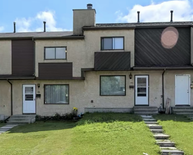 Townhouse For Rent 15C Grant Street, Red Deer, 3 Bedrooms, 1.5 Bathrooms