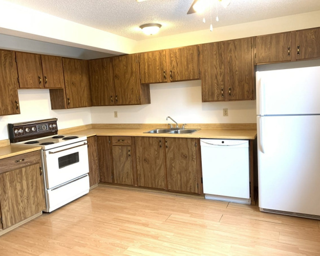 Townhouse For Rent 15C Grant Street, Red Deer, 3 Bedrooms, 1.5 Bathrooms
