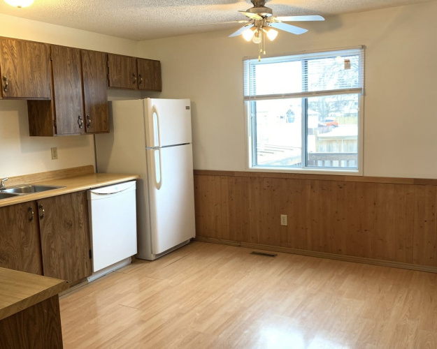 Townhouse For Rent 15C Grant Street, Red Deer, 3 Bedrooms, 1.5 Bathrooms