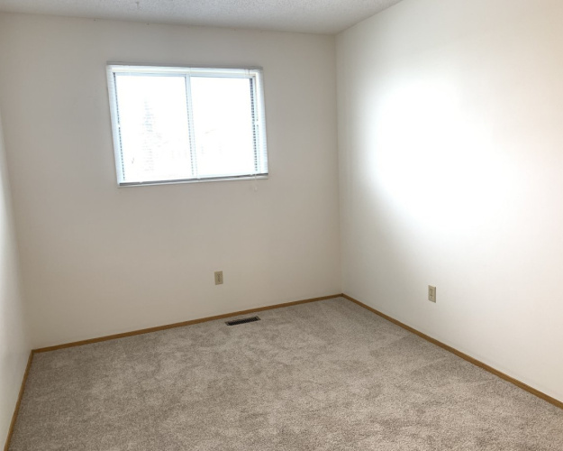 Townhouse For Rent 15C Grant Street, Red Deer, 3 Bedrooms, 1.5 Bathrooms