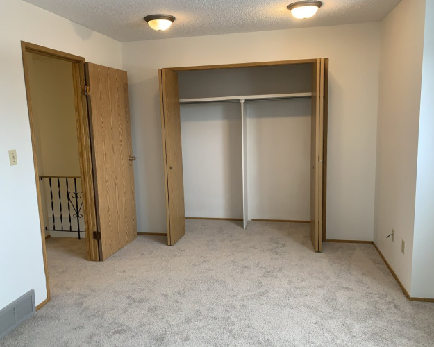 Townhouse For Rent 15C Grant Street, Red Deer, 3 Bedrooms, 1.5 Bathrooms