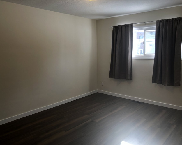 Duplex For Rent 5131 44 Street, Red Deer, 2 Bedrooms, 1 Bathroom