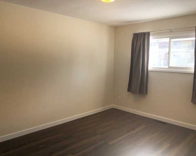 Duplex For Rent 5131 44 Street, Red Deer, 2 Bedrooms, 1 Bathroom