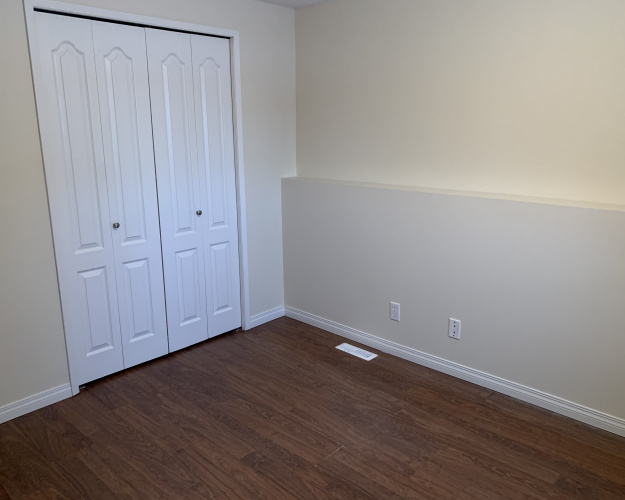 Fourplex For Rent D, 5827-52 Avenue, Red Deer, 3 Bedrooms, 1 Bathroom