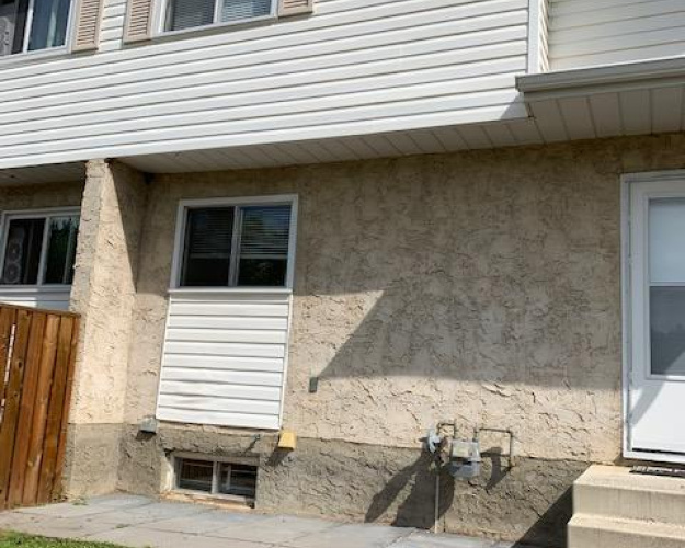 Townhouse For Rent F3 - 35 Nash Street, Red Deer, 3 Bedrooms, 1 Bathroom