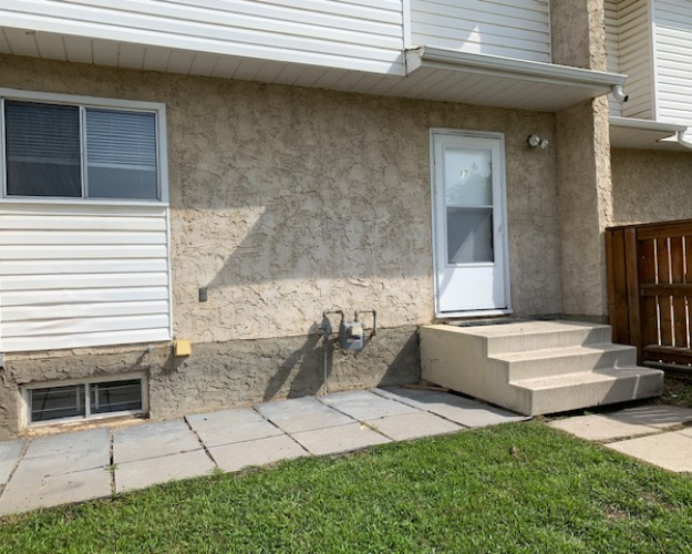 Townhouse For Rent F3 - 35 Nash Street, Red Deer, 3 Bedrooms, 1 Bathroom