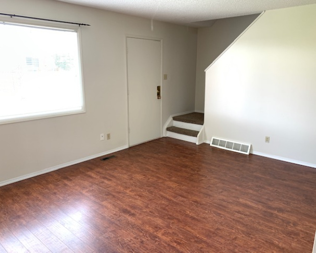Townhouse For Rent F3 - 35 Nash Street, Red Deer, 3 Bedrooms, 1 Bathroom