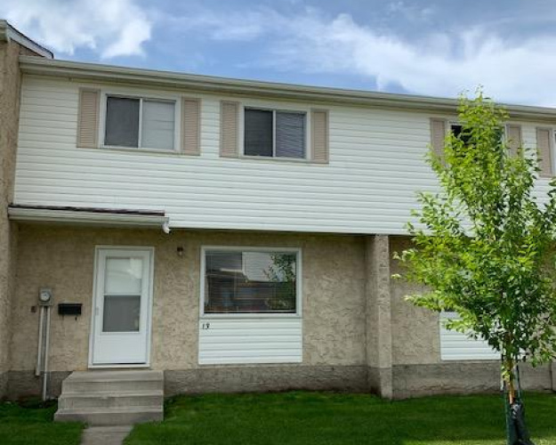 Townhouse For Rent F3 - 35 Nash Street, Red Deer, 3 Bedrooms, 1 Bathroom
