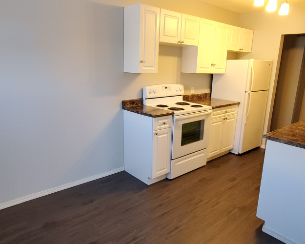 Apartment For Rent 4 - 4518 47A Avenue, Sylvan Lake, 2 Bedrooms, 1 Bathroom